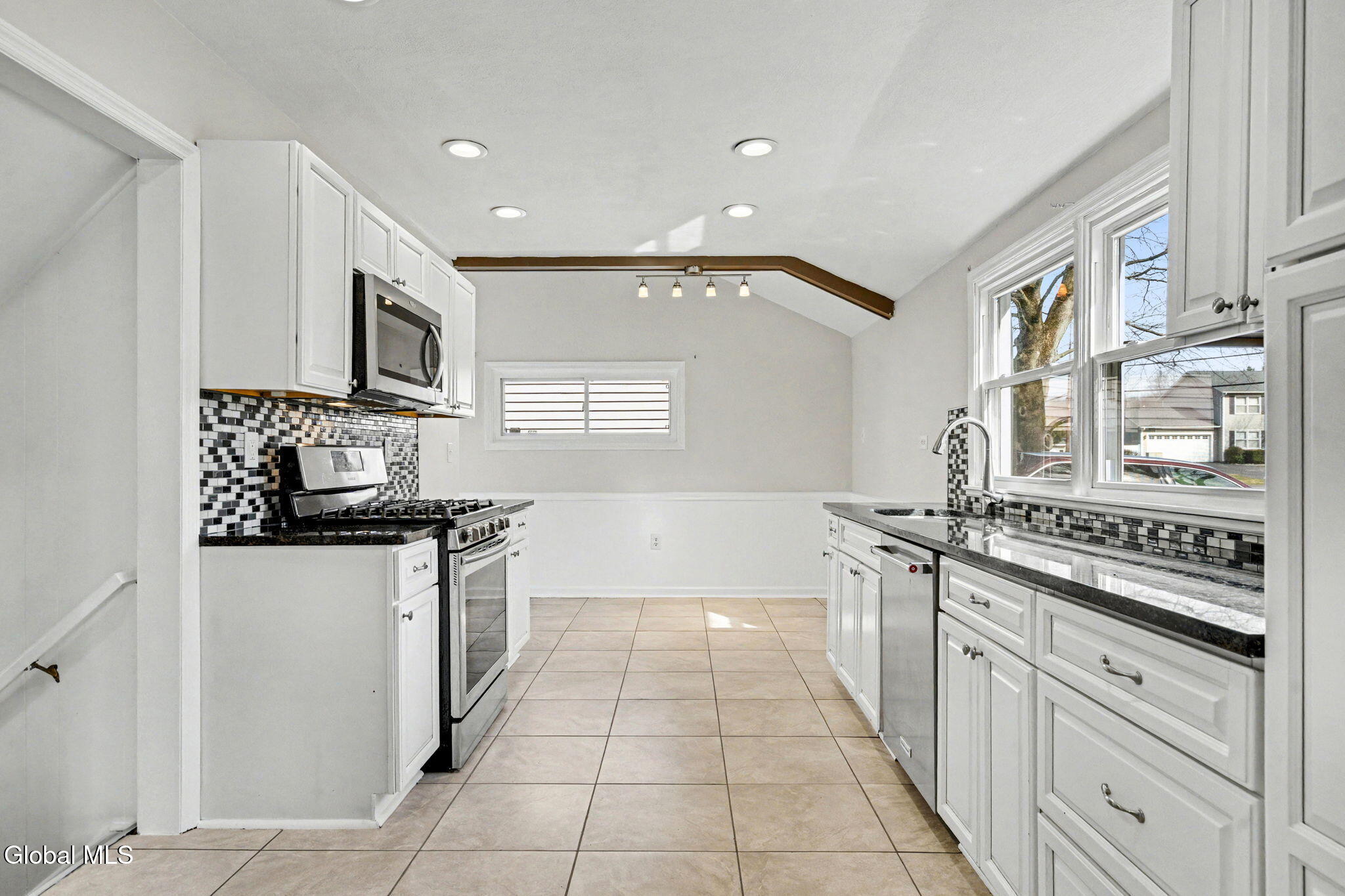 54 Forts Ferry Road Colonie, NY 12110 - Photo 8 of 35 22-web-or-mls-54-forts-ferry-rd