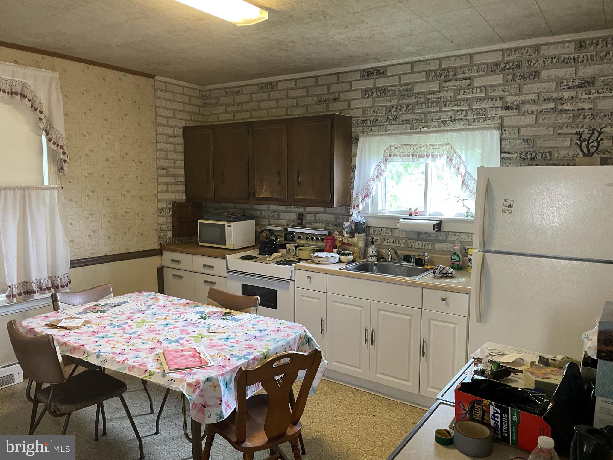 1705 Highpoint Road Coopersburg, PA 18036 - Photo 2 of 11