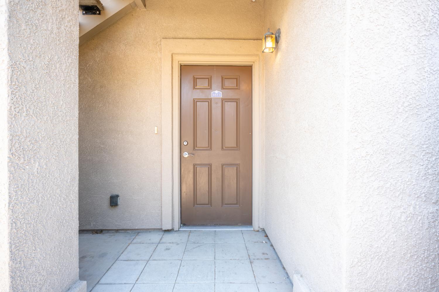 4200 East Commerce Way, Unit 1611 Sacramento, CA 95834 - Photo 2 of 39 a view of a closet area in a house
