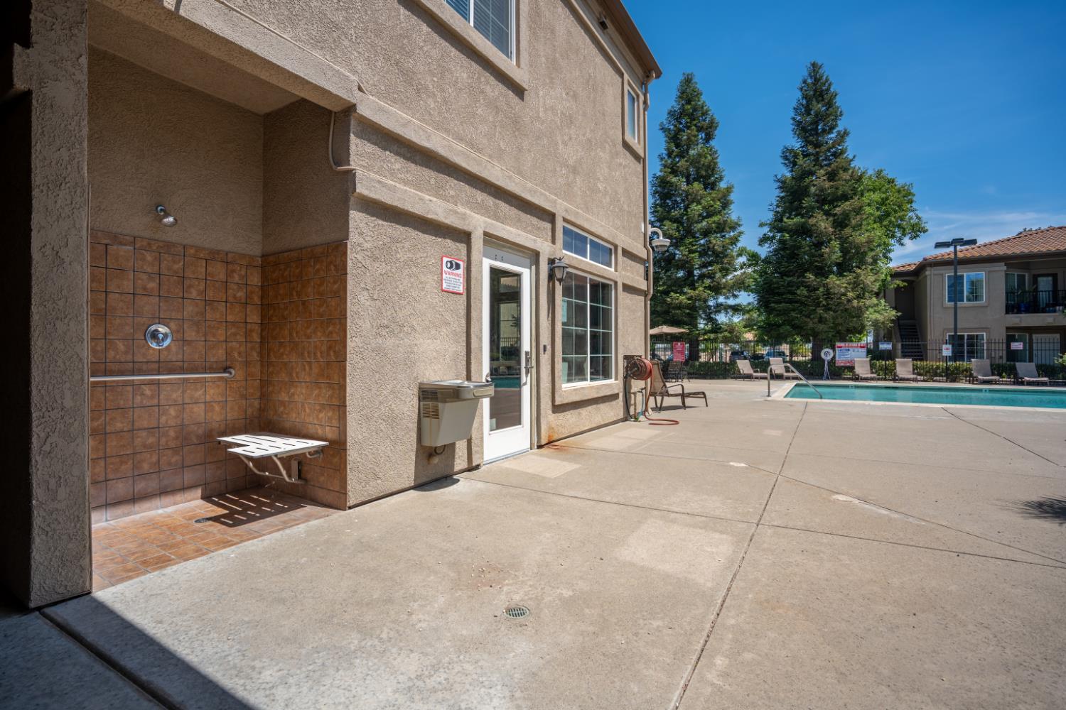 4200 East Commerce Way, Unit 1611 Sacramento, CA 95834 - Photo 37 of 39 a view of outdoor space with seating area