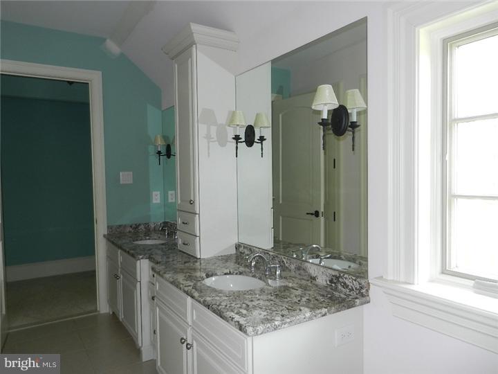 124 Plymouth Road Ambler, PA 19002 - Photo 21 of 25 Bathroom