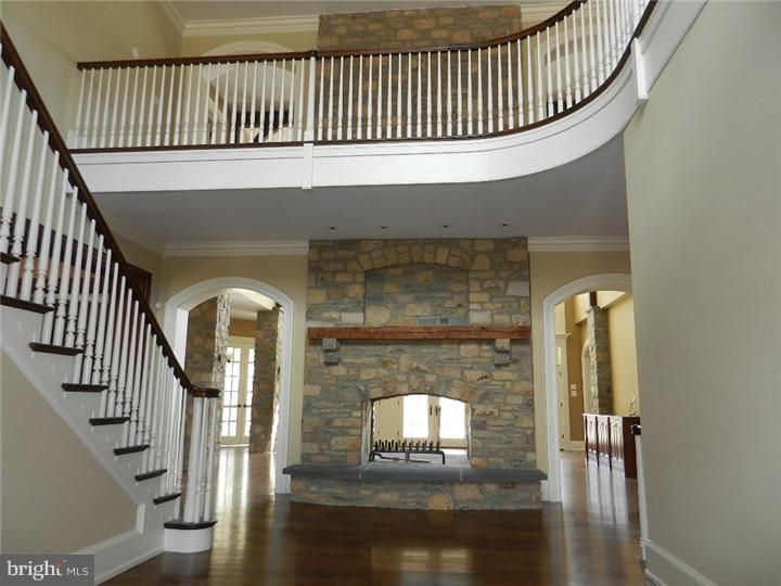 124 Plymouth Road Ambler, PA 19002 - Photo 4 of 25 Foyer