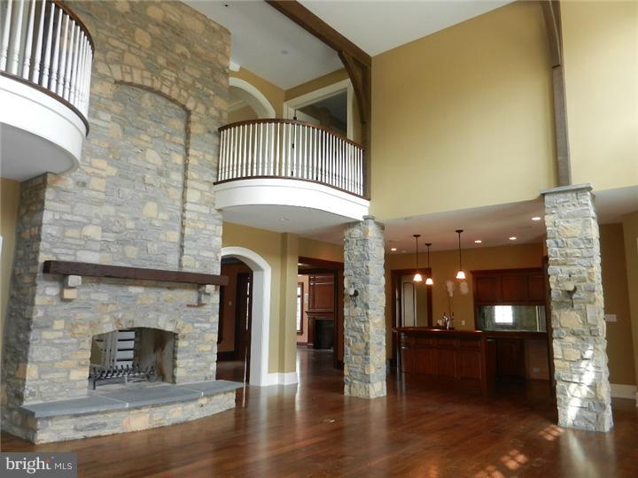 124 Plymouth Road Ambler, PA 19002 - Photo 8 of 25 Great Room