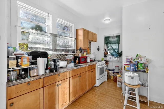 $329,998 | 964 State Street, Schenectady, NY 12307