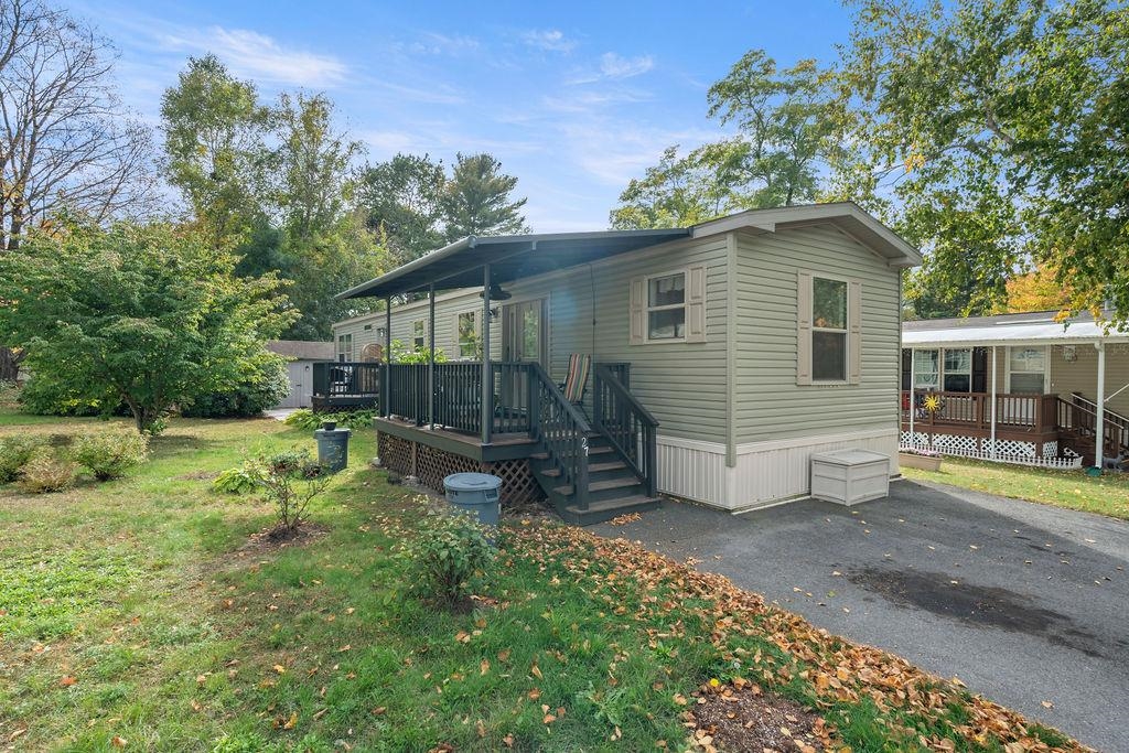 27 Hayes Park Exeter, NH 03833 - Photo 1 of 17