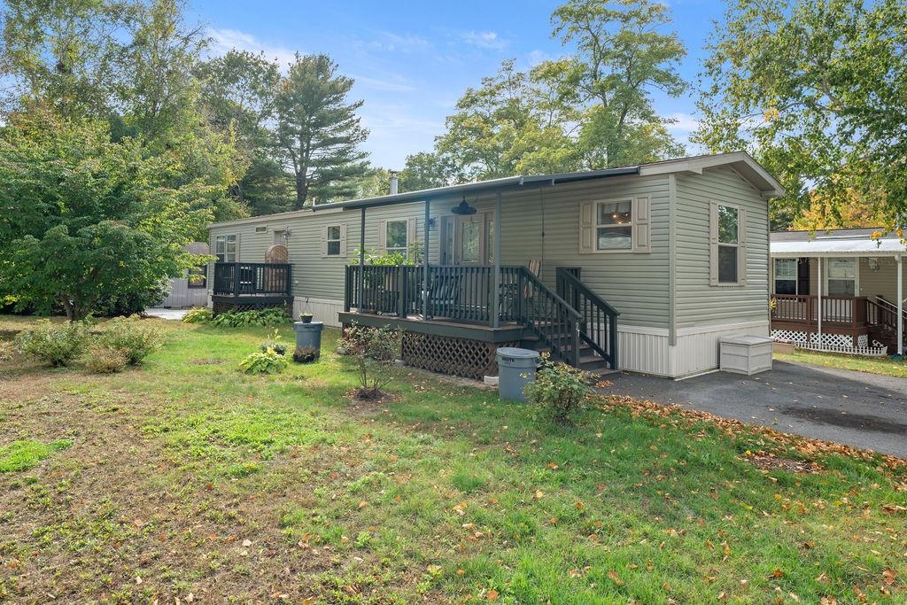 27 Hayes Park Exeter, NH 03833 - Photo 2 of 17