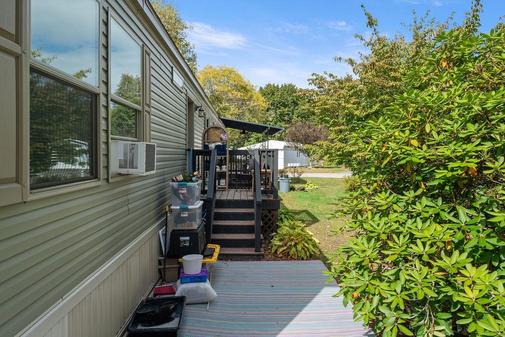 27 Hayes Park Exeter, NH 03833 - Photo 3 of 17