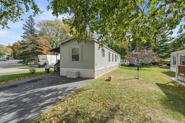 $242,500 | 27 Hayes Park, Exeter, NH 03833