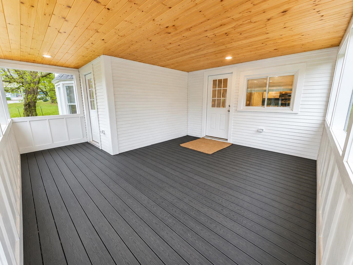 92 Indian Point Street Newport, VT 05855 - Photo 3 of 26