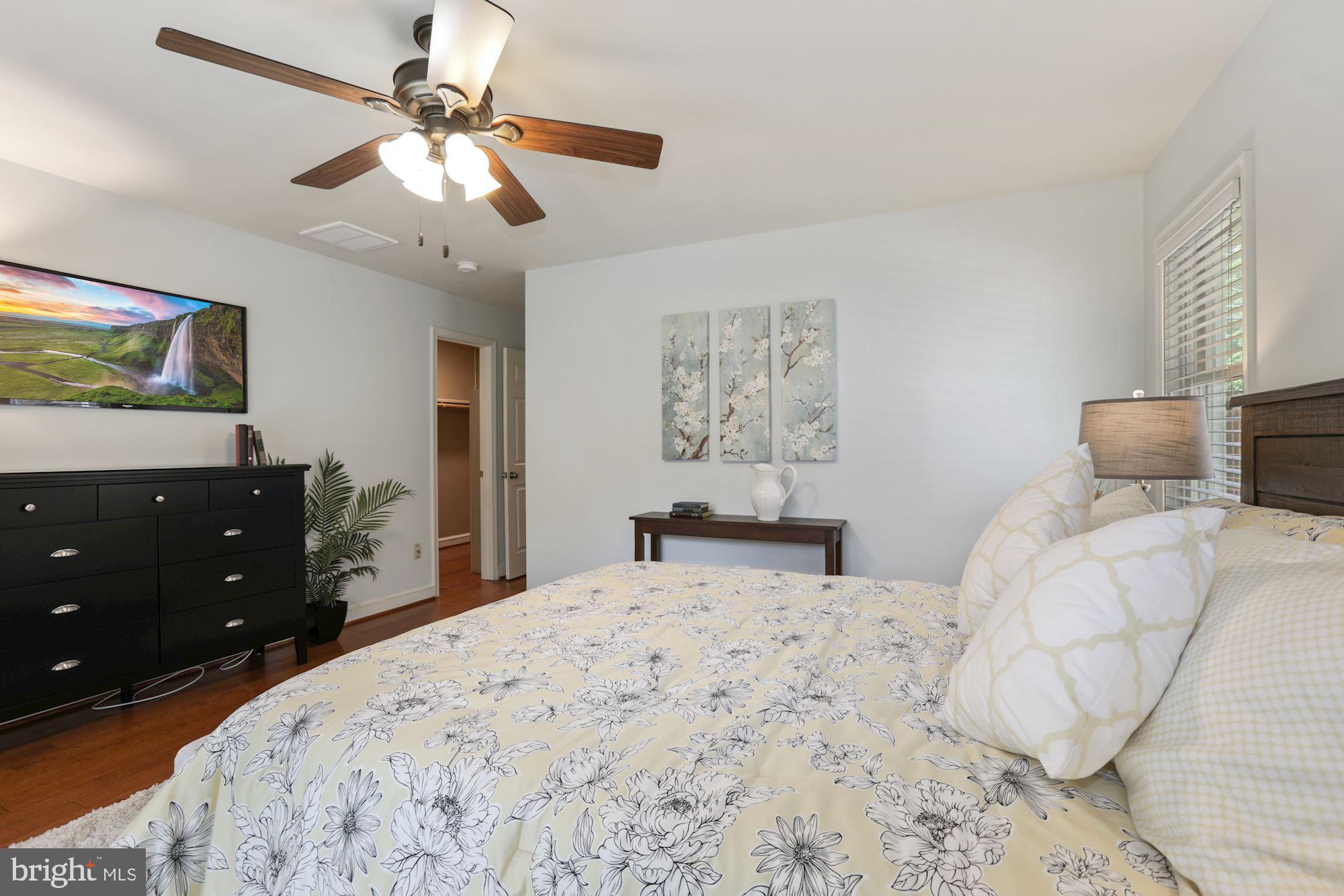 5410 Ferndale Street Springfield, VA 22151 - Photo 23 of 40 Walk-in closet