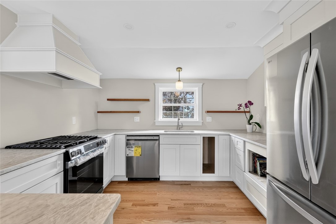 52 Pleasant View Road Warwick, RI 02888 - Photo 7 of 47