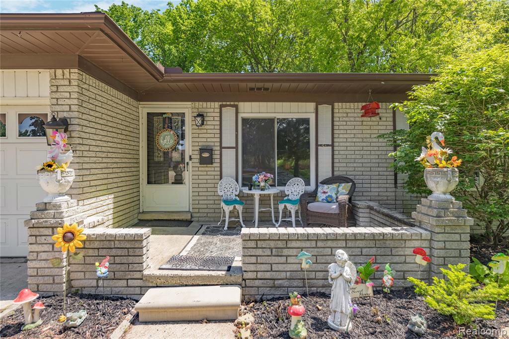 31720 Kelly Road Roseville, MI 48066 - Photo 3 of 42