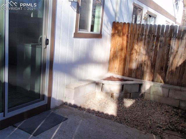 733 Alexander Road, Unit B Colorado Springs, CO 80909 - Photo 17 of 20 Gallery Image 17