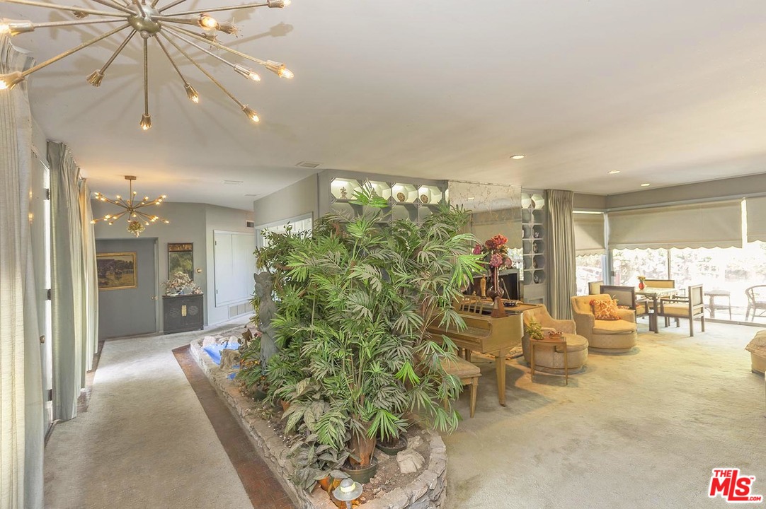 1010 Pamela Drive Beverly Hills, CA 90210 - Photo 6 of 11