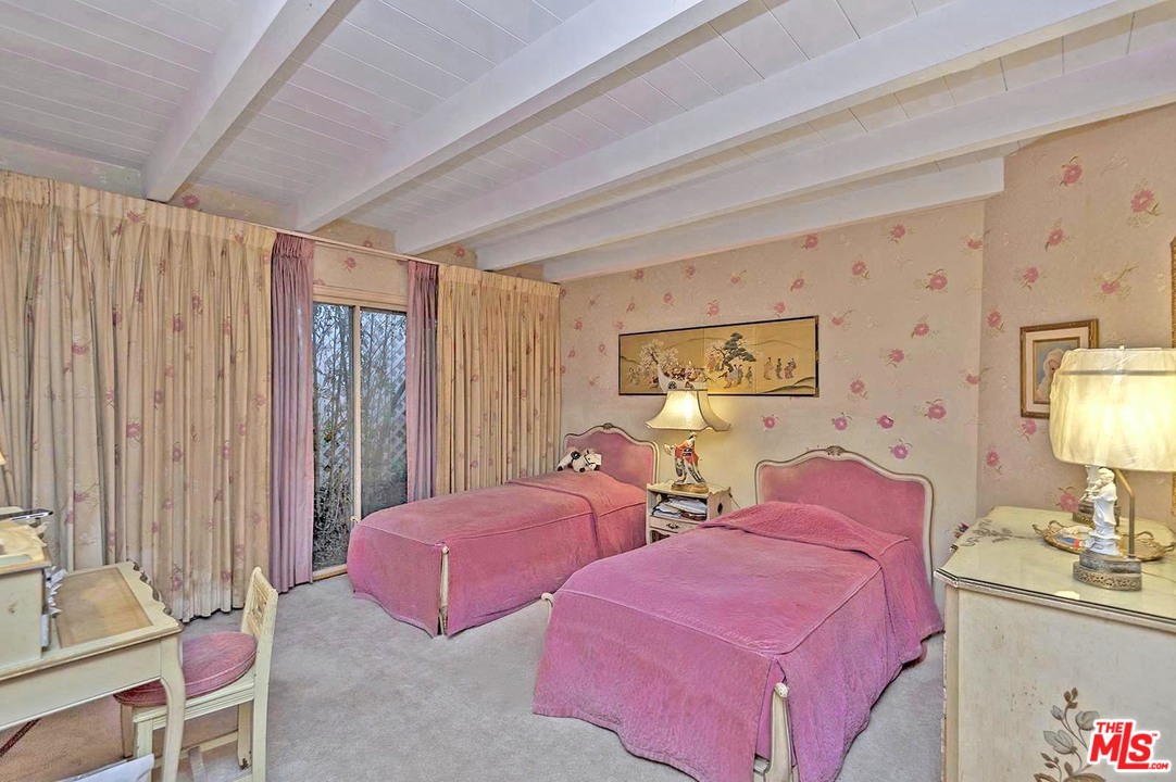 1010 Pamela Drive Beverly Hills, CA 90210 - Photo 9 of 11