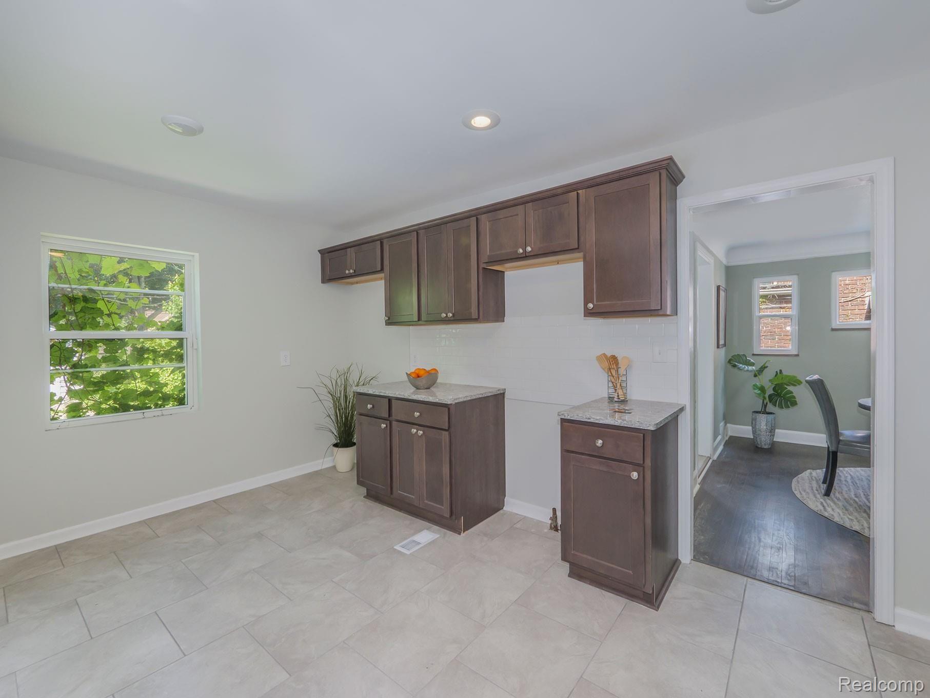 5785 Harvard Road Detroit, MI 48224 - Photo 12 of 23 photo_67.jpg