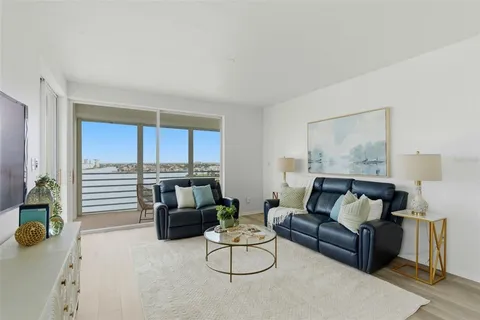 $800,000 | 7932 Sailboat Key Boulevard South, Unit 701, South Pasadena, FL 33707