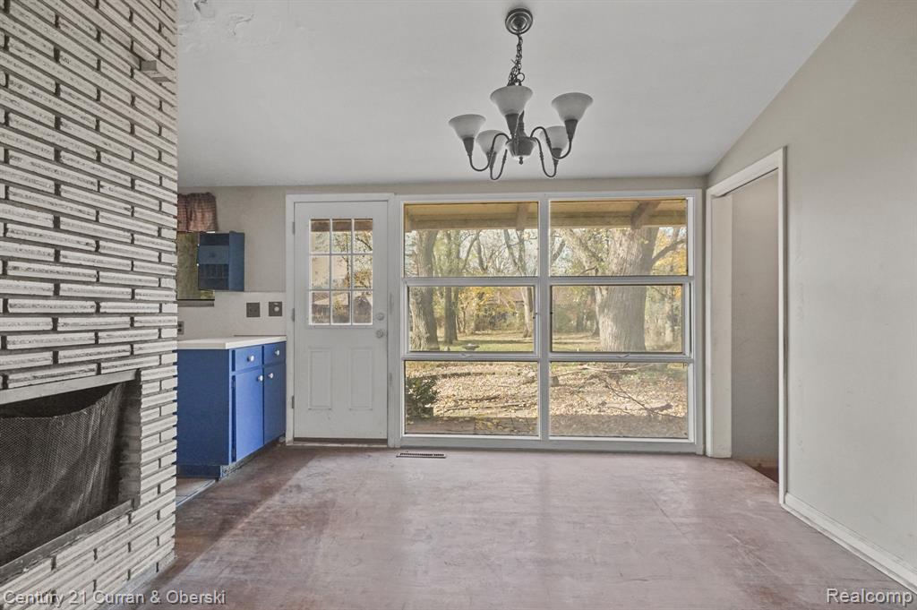 19051 Merriman Road Livonia, MI 48152 - Photo 7 of 24