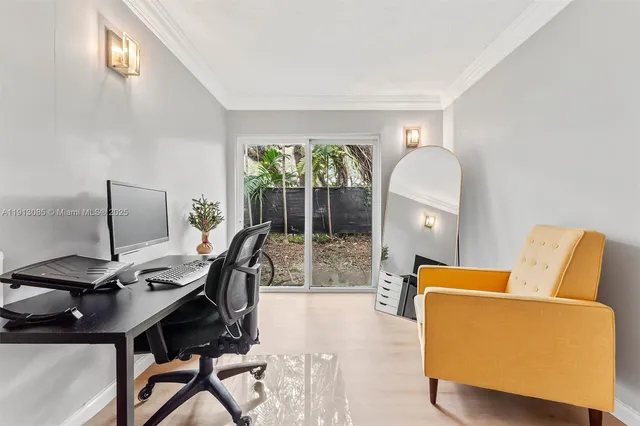 $370,000 | 8617 Southwest 68th Court, Unit 2, Pinecrest, FL 33156