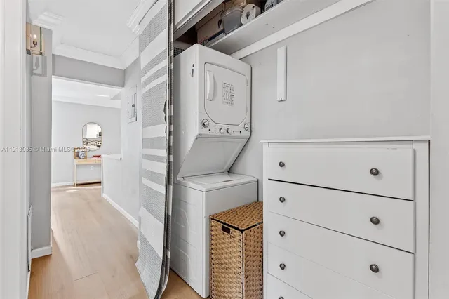 $370,000 | 8617 Southwest 68th Court, Unit 2, Pinecrest, FL 33156