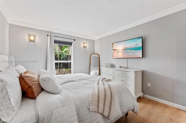 $370,000 | 8617 Southwest 68th Court, Unit 2, Pinecrest, FL 33156