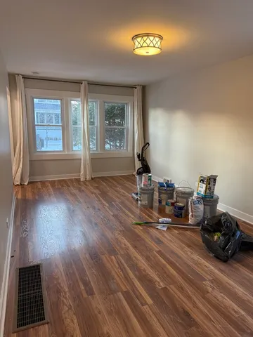 $3,000 | 1172 South Grove Avenue, Oak Park, IL 60304