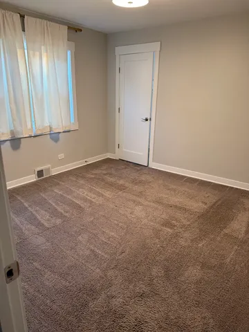 $3,000 | 1172 South Grove Avenue, Oak Park, IL 60304