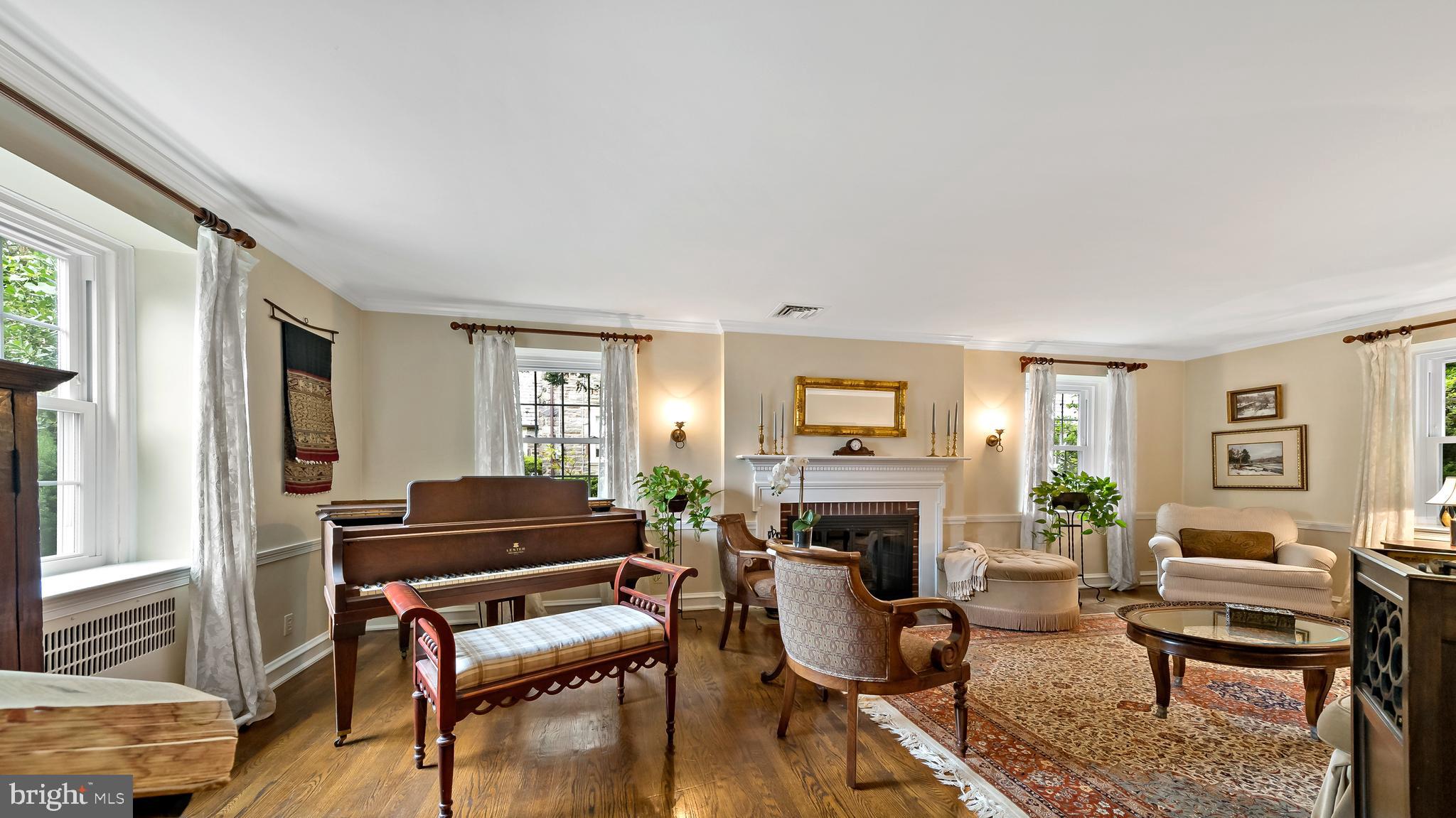 81 East Princeton Road Bala Cynwyd, PA 19004 - Photo 5 of 26 Living Room