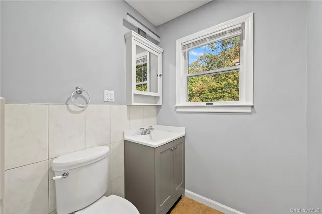 $749,998 | 11 A Grand Avenue, Yaphank, NY 11980