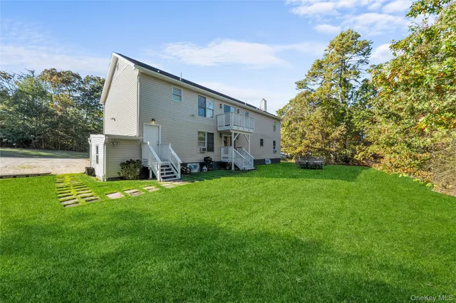 $749,998 | 11 A Grand Avenue, Yaphank, NY 11980