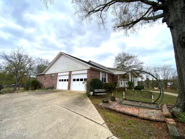 $379,000 | 124 Main Street, Sebastopol, MS 39189