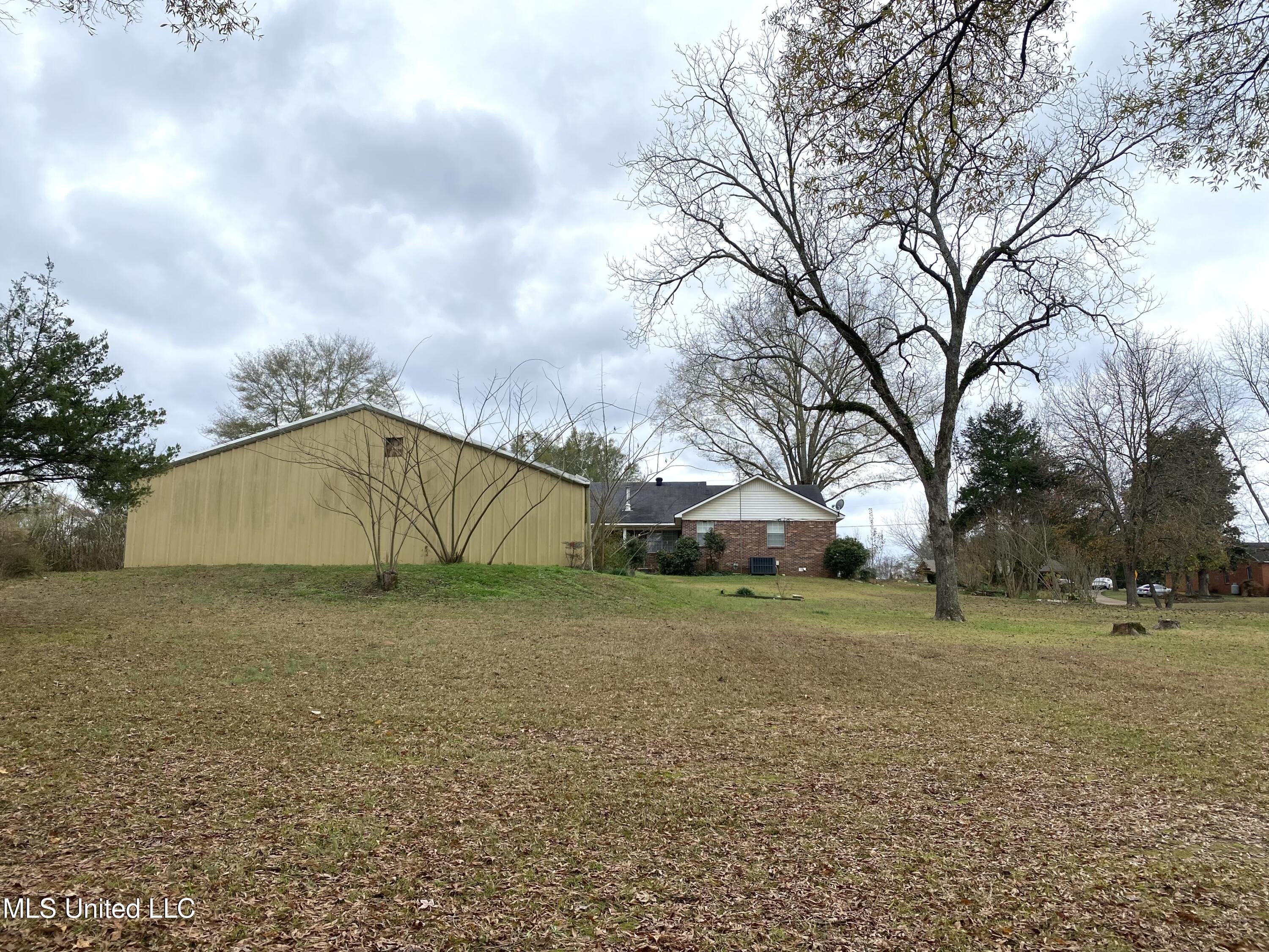 124 Main Street Sebastopol, MS 39189 - Photo 9 of 13 IMG_3155