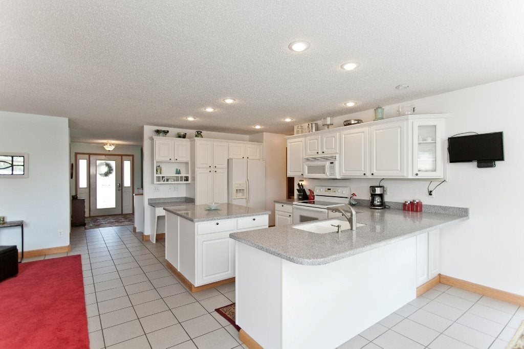 3823 Eagle Road Northeast Solon, IA 52333 - Photo 5 of 25 Gallery Image 5