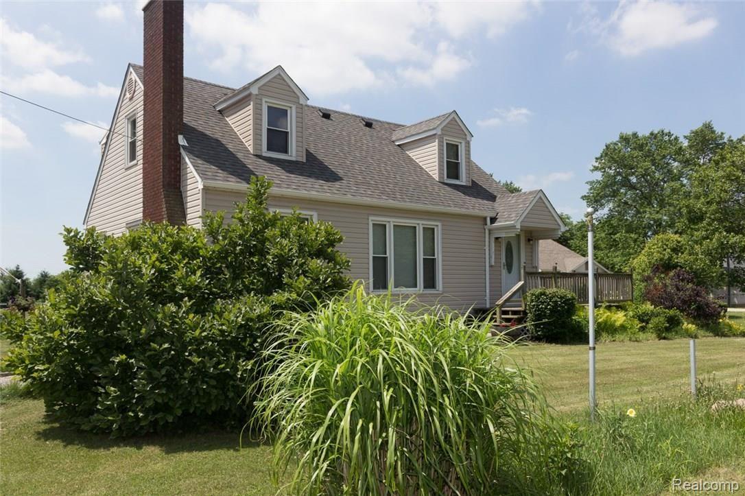 4961 West Dunbar Road Monroe, MI 48161 - Photo 2 of 22 exterior left.jpg