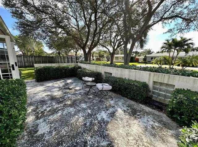 $4,995 | 2001 Northeast 27th Court, Lighthouse Point, FL 33064
