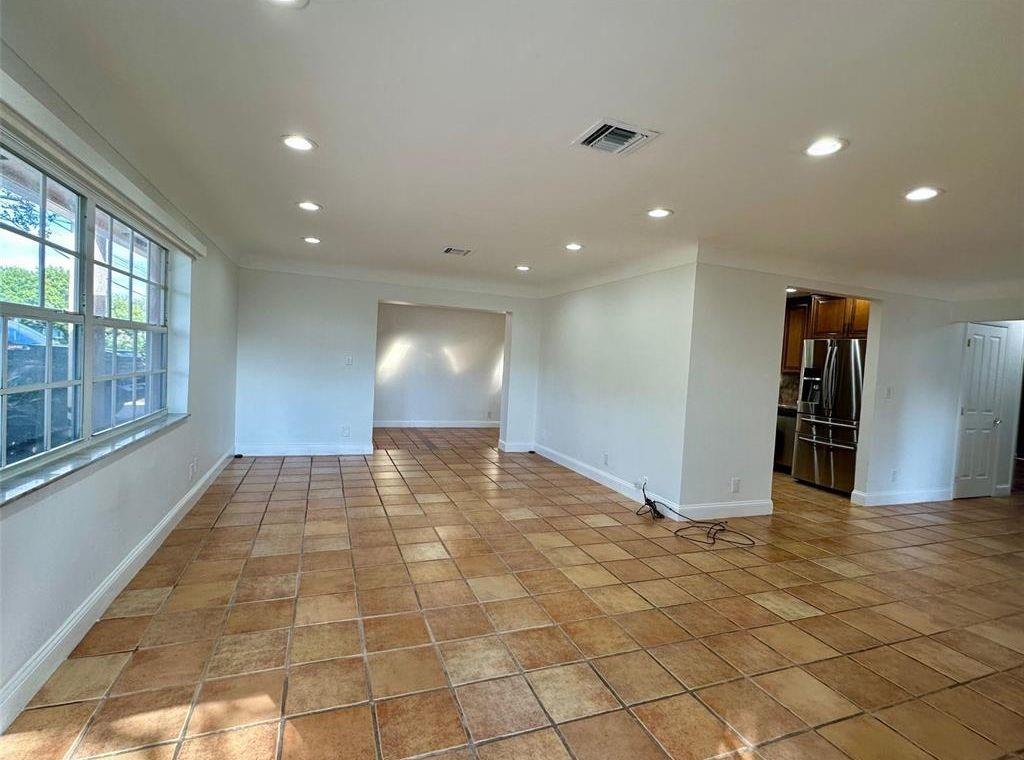 2001 Northeast 27th Court Lighthouse Point, FL 33064 - Photo 13 of 31