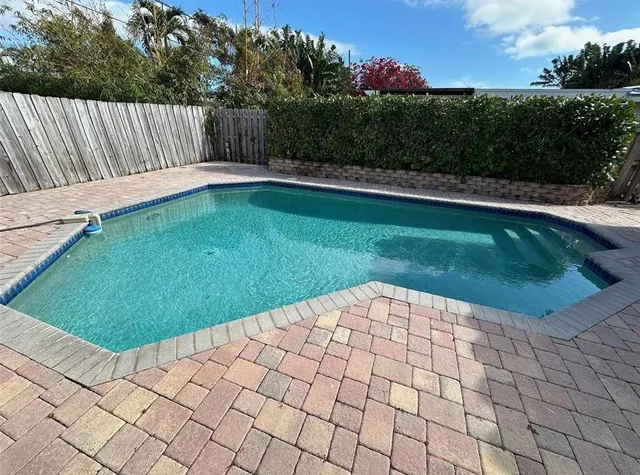 $4,995 | 2001 Northeast 27th Court, Lighthouse Point, FL 33064