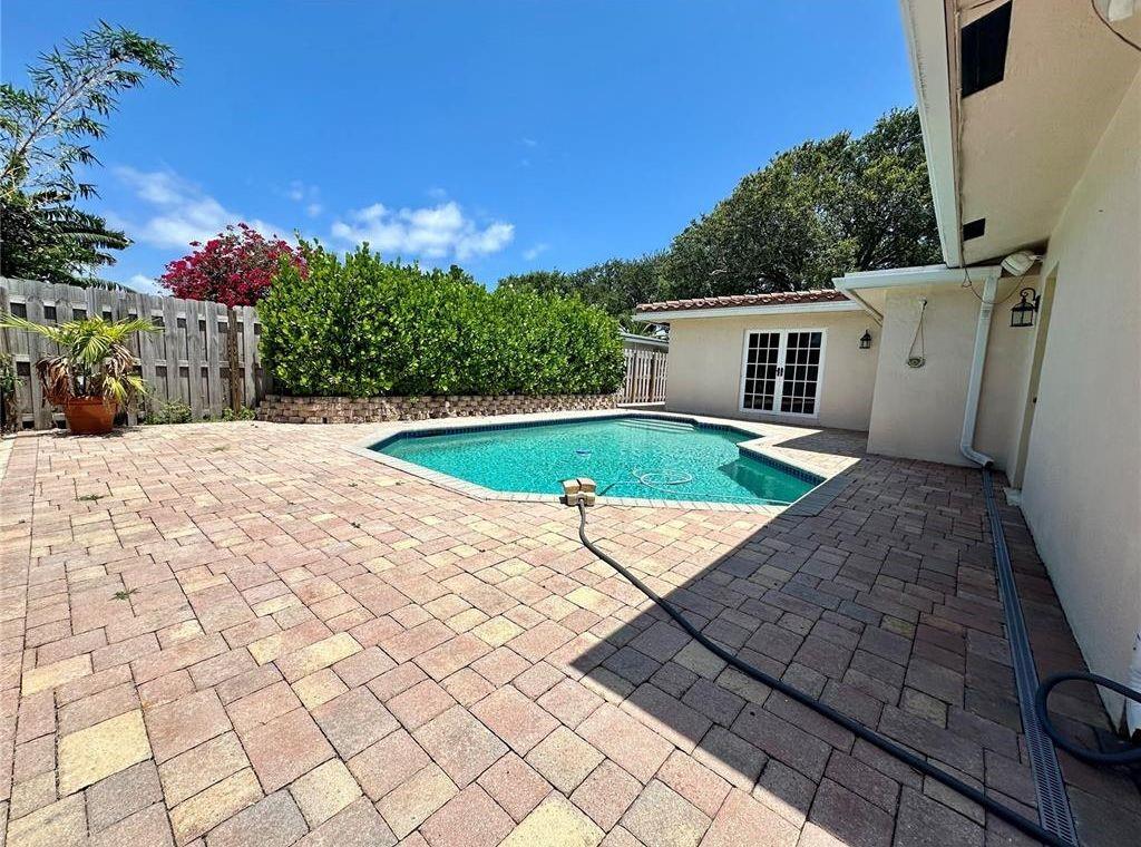 2001 Northeast 27th Court Lighthouse Point, FL 33064 - Photo 20 of 31