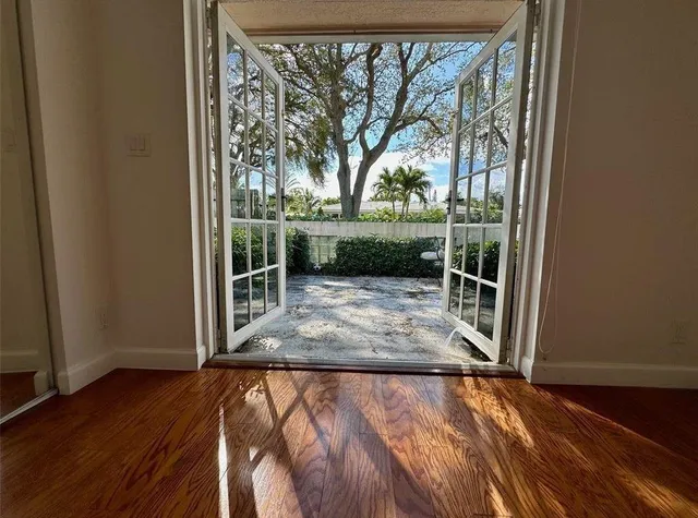 $4,995 | 2001 Northeast 27th Court, Lighthouse Point, FL 33064