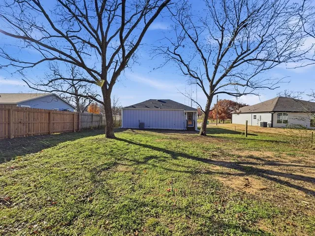 $212,000 | 104 Clark Avenue, Whitesboro, TX 76273