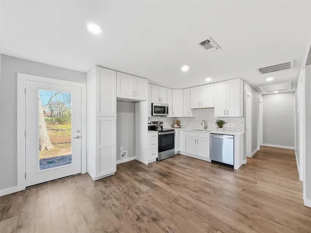 $212,000 | 104 Clark Avenue, Whitesboro, TX 76273