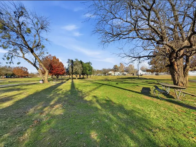 $212,000 | 104 Clark Avenue, Whitesboro, TX 76273