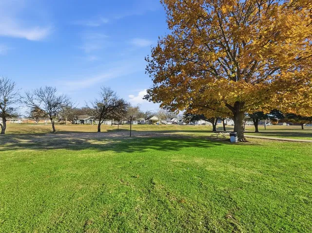 $212,000 | 104 Clark Avenue, Whitesboro, TX 76273