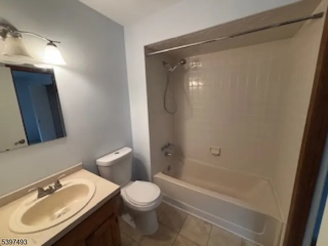 an empty room with an empty space