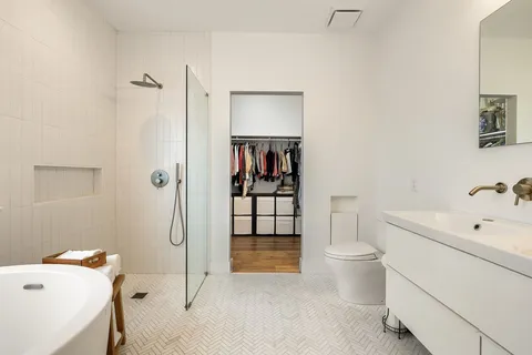 $679,500 | 8616 Ipswich Bay Drive, Austin, TX 78747