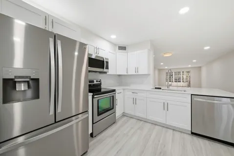 $238,700 | 2901 Victoria Circle, Unit B2, Pompano Beach, FL 33066