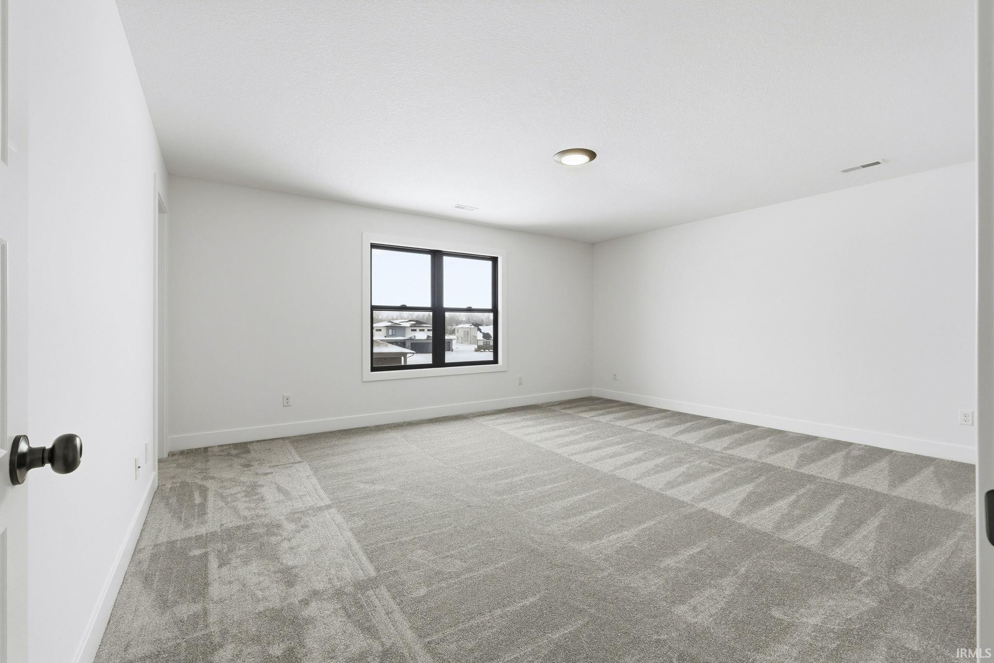 17663 Seahawk Lane Huntertown, IN 46748 - Photo 3 of 36