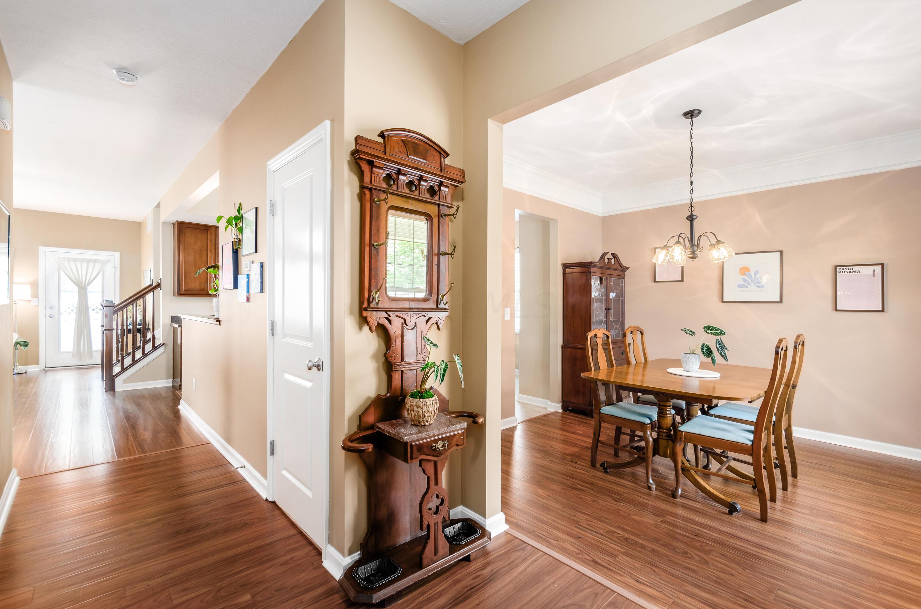 5881 Myrick Road Dublin, OH 43016 - Photo 5 of 36 Inviting Entry