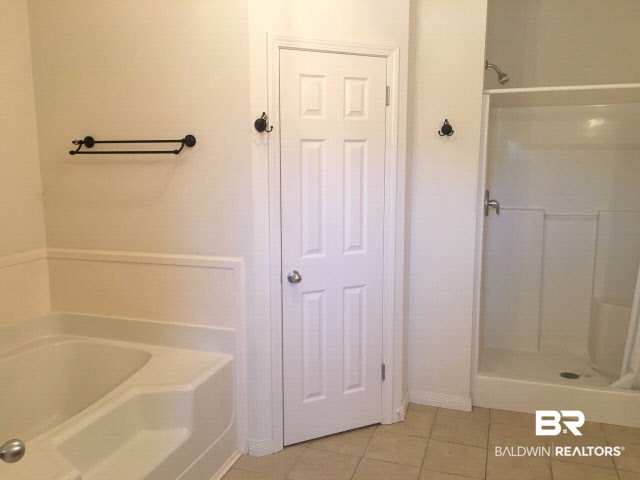 26079 Chatelaine Road Elberta, AL 36530 - Photo 19 of 38 Master Bathroom