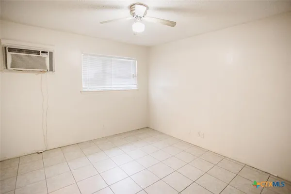 $795 | 1239 North LBJ Drive, Unit E, San Marcos, TX 78666